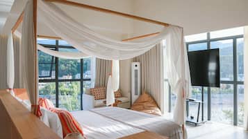 Superior Studio Suite, Courtyard View | View from room