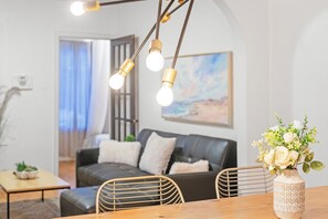 Televisión y chimenea 