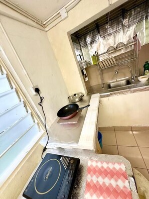 Double Room | Private kitchen - K INN 55 (George Town)