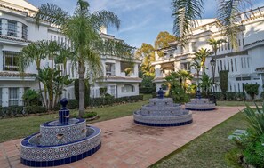 Terrace/patio - Elegant Penthouse with Private Rooftop Sun Deck in Los Naranjos, Marbella (Marbella)