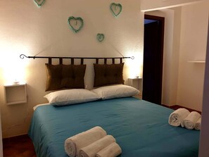 2 bedrooms, free WiFi - Sitting in front of the sea (Alghero)