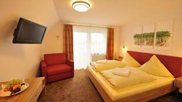 Comfort Double Room | Desk, soundproofing, free WiFi