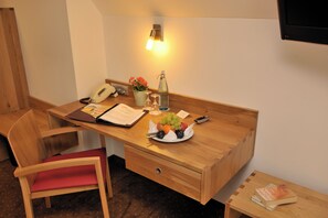 Comfort Triple Room | Living area - Gasthof Adler Ziemetshausen (Ziemetshausen)