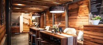 齊梅特紹森阿德勒旅館  