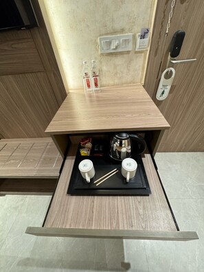 Laptop workspace, free WiFi, wheelchair access - AASHRAYA VRINDAVAN (Vrindavan)