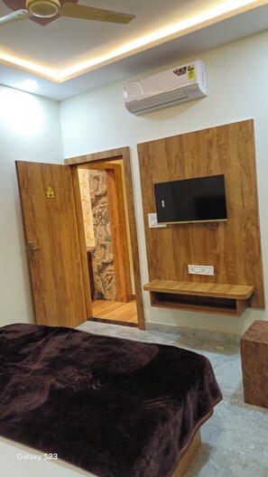 Free WiFi - AASHRAYA VRINDAVAN (Vrindavan)