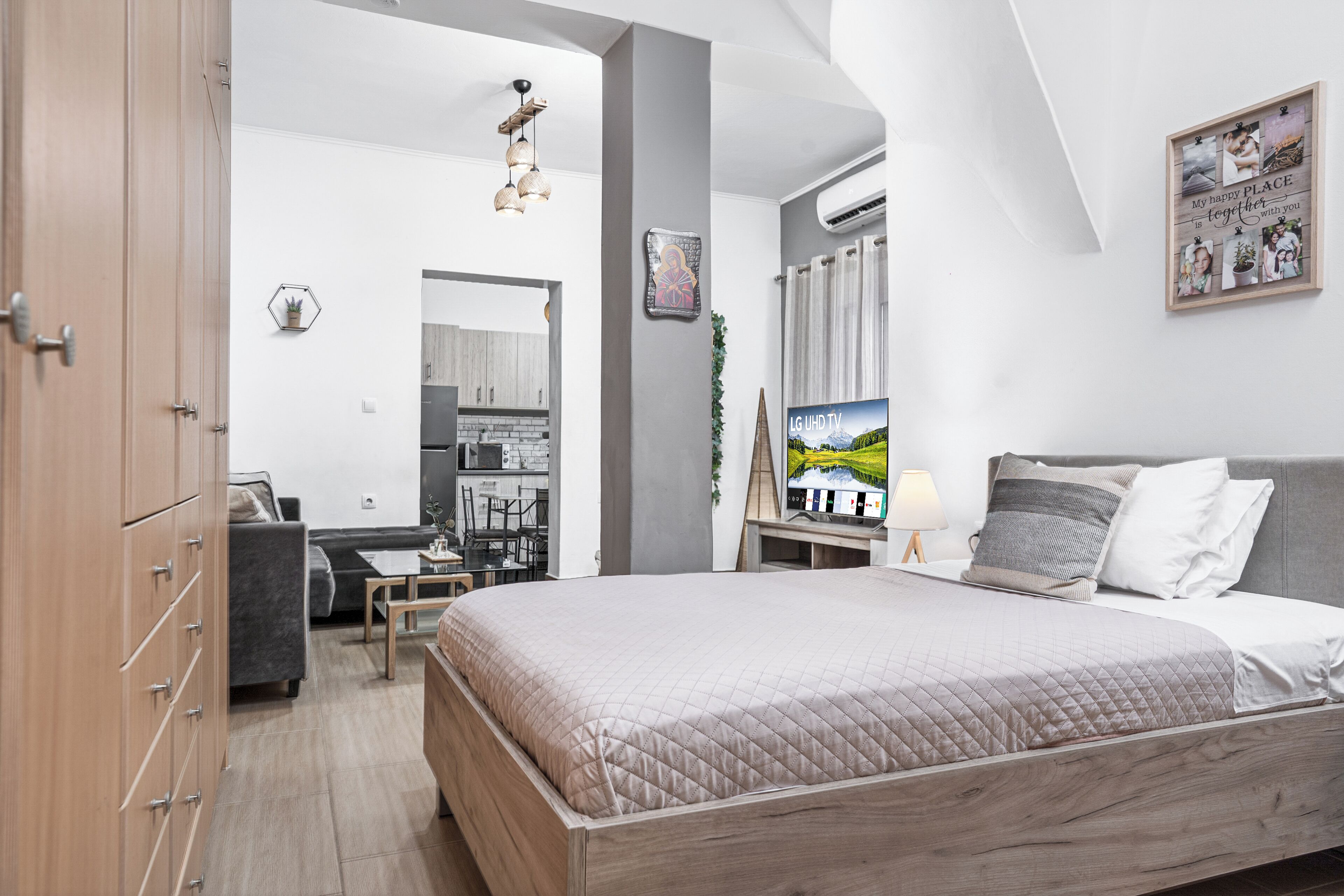 Een strijkplank/strijkijzer, wifi