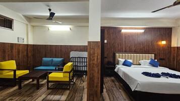 Laptop workspace, free WiFi