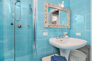 Shower, bidet - Spectacular views of the Maddalena Islands (Punta Sardegna)
