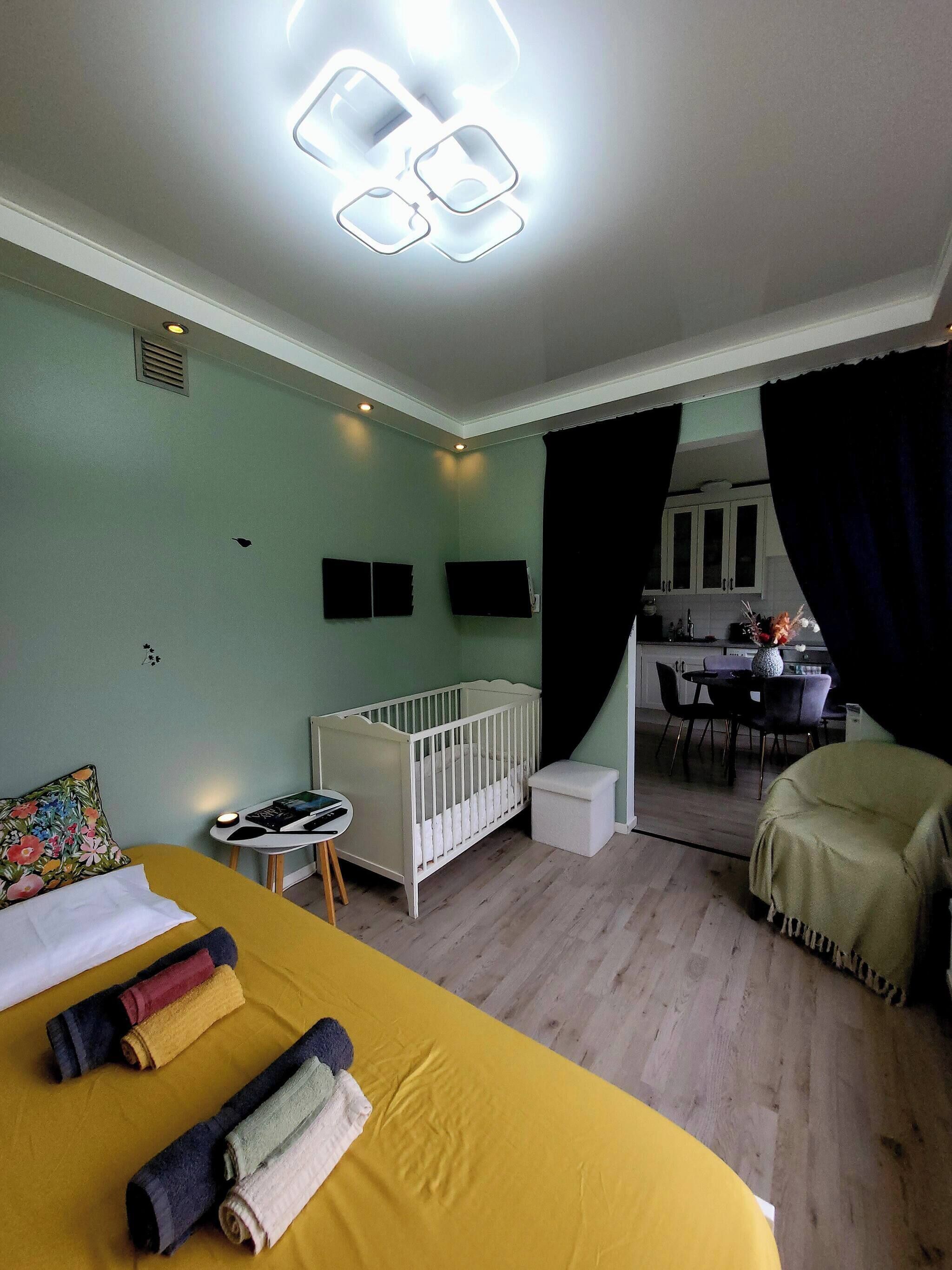 2 slaapkamers, een strijkplank/strijkijzer, internet, beddengoed