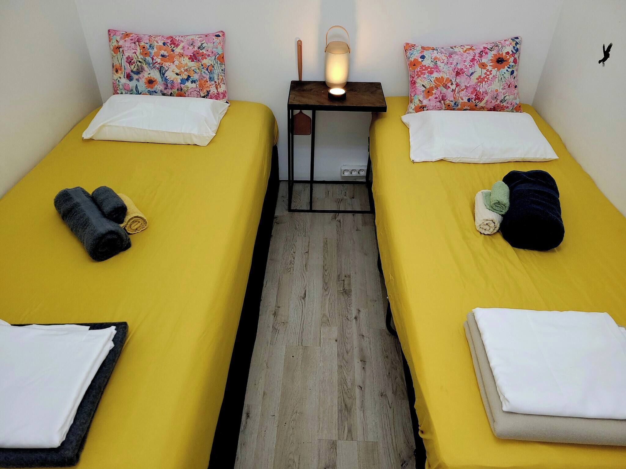 2 soverom, strykejern/-brett, internettilgang og sengetøy