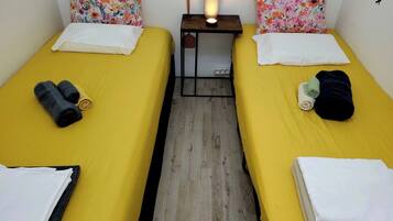 2 soverom, strykejern/-brett, internettilgang og sengetøy