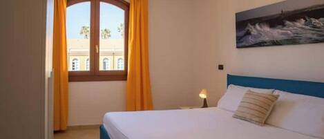 Fer et planche à repasser, Wi-Fi, draps fournis