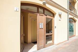 Exterior detail - SPh24 apartment via Mazzini (Alghero)