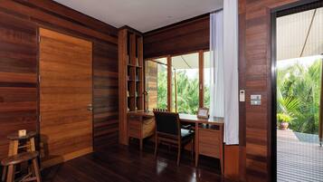 Deluxe Studio Suite, 2 Twin Beds | View from room