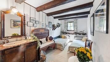 4 soverom, wi-fi (inkludert) og sengetøy