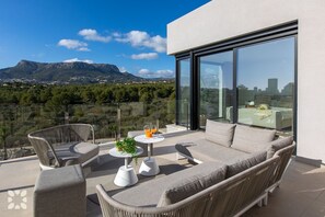 Outdoor dining - Villa CASANOVA BEACH by Abahana Villas (Calpe)