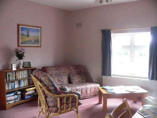 Bleantis Mountain Cottage One bedroom + sofa bed  for up to 4 people