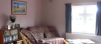 Bleantis Mountain Cottage - Tranquil One-bedroom cottage sleeps up to 4 people