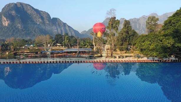 Kolam renang terbuka 