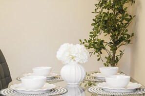 Dining - Luxury Mayfair Apartment in Central London (London)