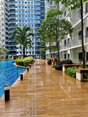 Pool - Ella’s Haven @ Shore 3 Residences • 2BR Walk to MOA • Minutes from NAIA (Pasay City)