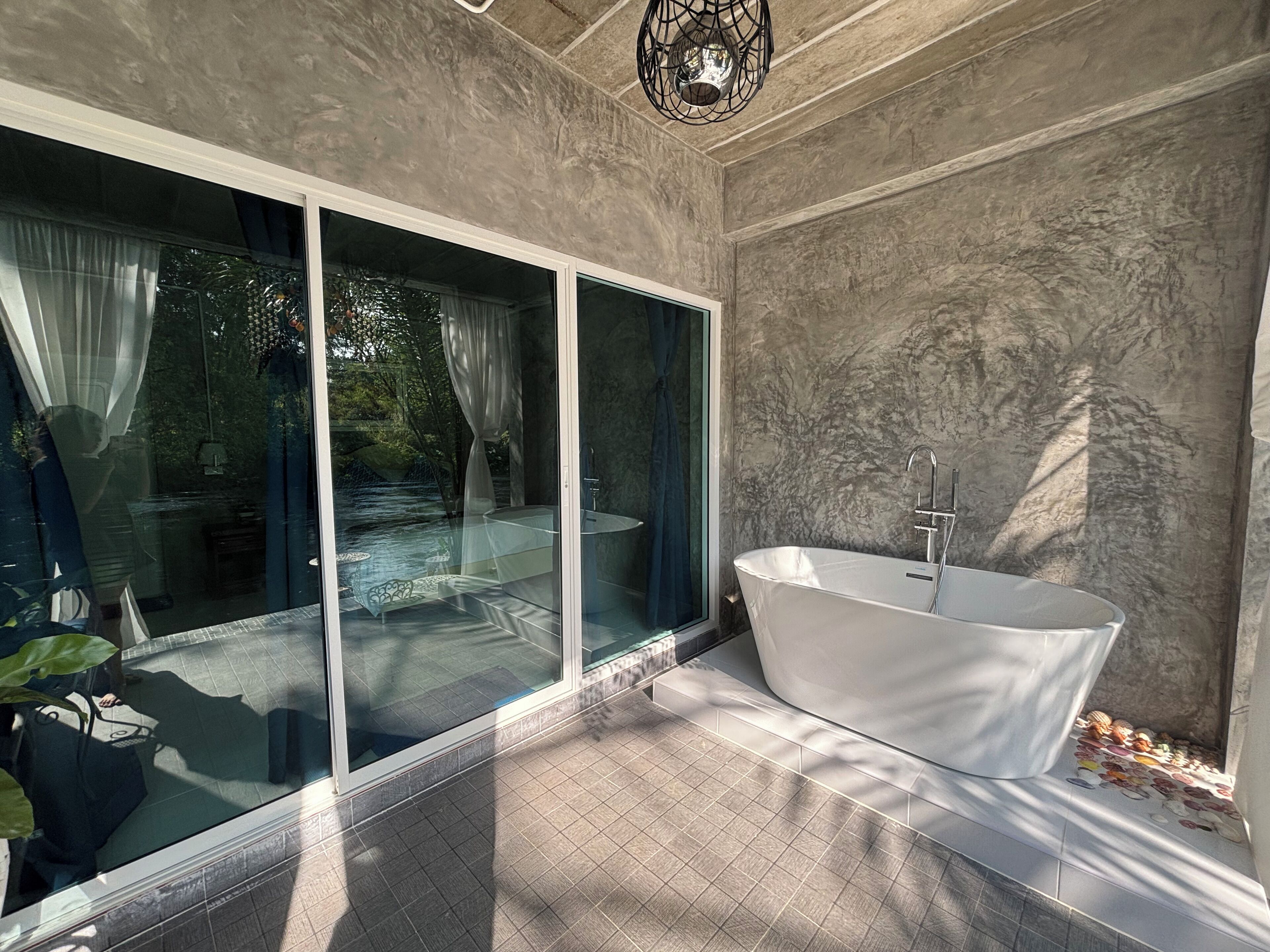 Grand Deluxe Riverfront | Balcon