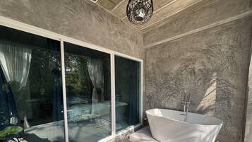 Grand Deluxe Riverfront | Balcon