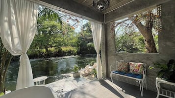 Grand Superior Riverfront | Balcony