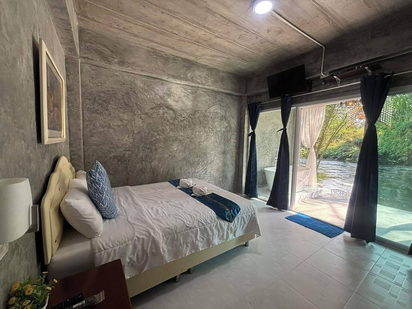 Grand Superior Riverfront | วิวจากห้องพัก