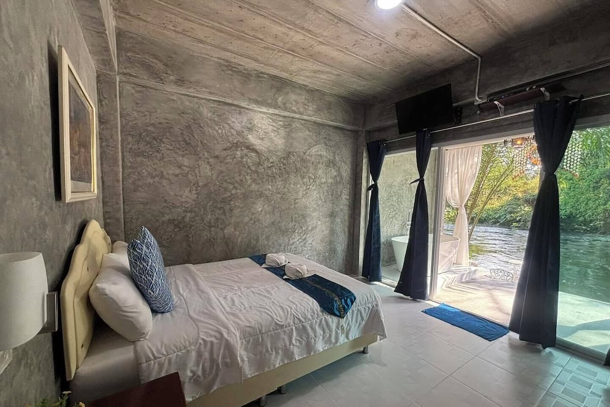 Grand Superior Riverfront | วิวจากห้องพัก