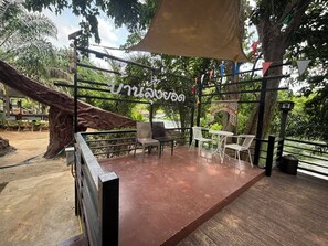 Tempat makan outdoor