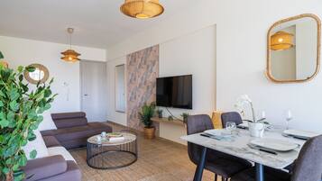 Apartment, 2 Bedrooms, Kitchen, City View | Interior
