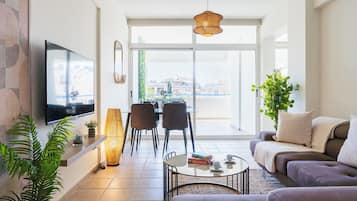 Apartment, 2 Bedrooms, Kitchen, City View | Living area | Smart TV, Netflix, streaming services
