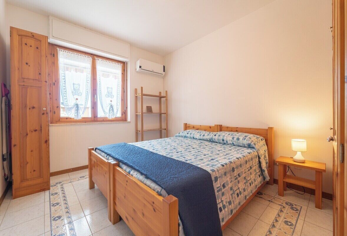 1 chambre, fer et planche à repasser, accès au Wi-Fi (inclus)