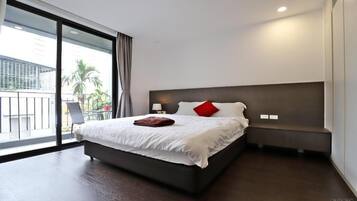 Apartment, Balcony, City View | Desk, free WiFi