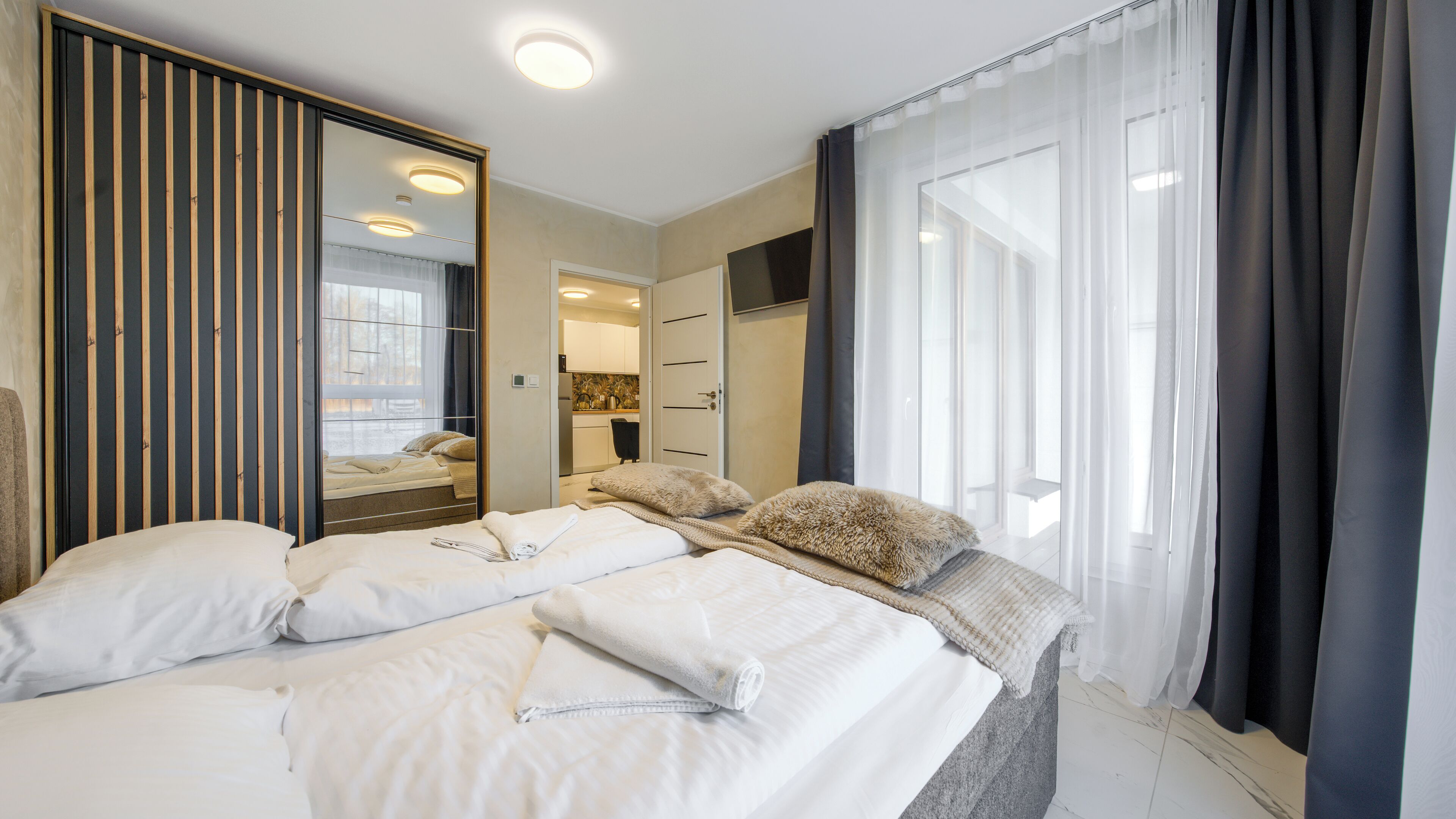 Apartment (4A) | Individually decorated, individually furnished, iron/ironing board