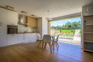 Fridge, microwave, oven, stovetop - Sunset Villa - Entire Structure (Alghero)