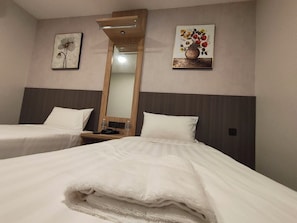 Standard Twin Room, 2 Twin Beds | Free WiFi