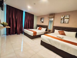 デラックス 4 人部屋 ダブルベッド 2 台 | WiFi (無料)