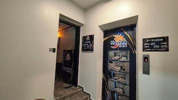 المنشأة من الداخل