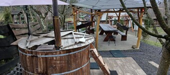 Adorable 2-bedroom house in enjoyable Péter Laka for your getaway