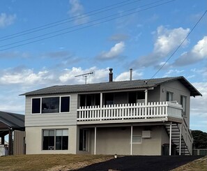 Unclassified image, 2 of 22, button