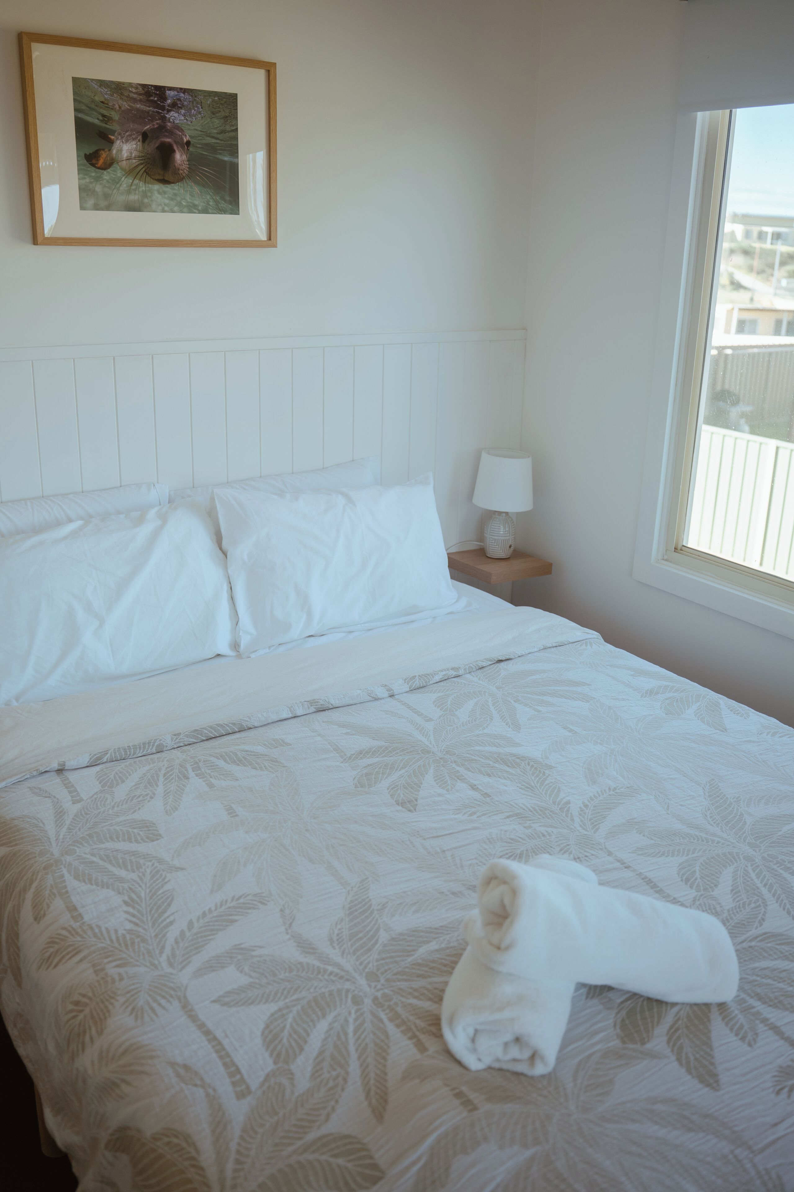 5 bedrooms, desk, iron/ironing board, travel cot