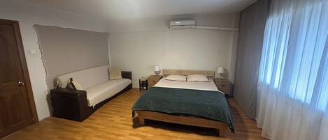 Fer et planche Ă repasser, Wi-Fi, draps fournis