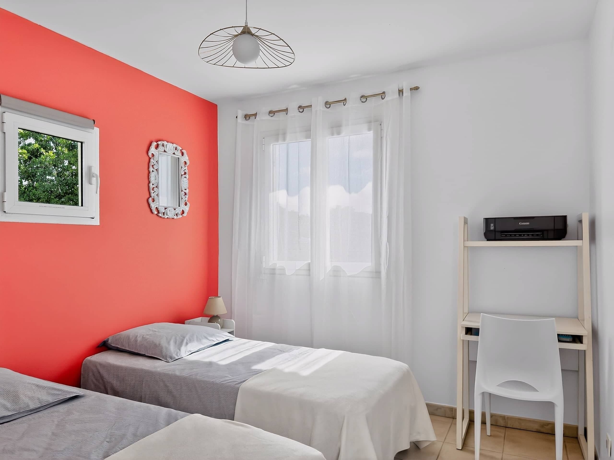 Appartement Confort, balcon, vue plage | Literie hypoallergénique, fer et planche à repasser, Wi-Fi gratuit