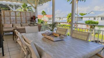 Comfort Apartment, Balcony, Beach View | Outdoor dining