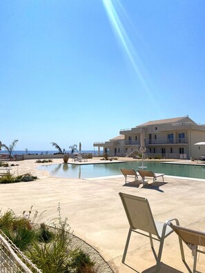 Outdoor pool - Holiday Home Marzamare - Borgo 84 - sea view (Sicilia)