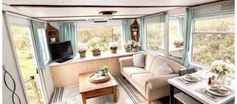 Rural HotTub The Cosy Cwtch