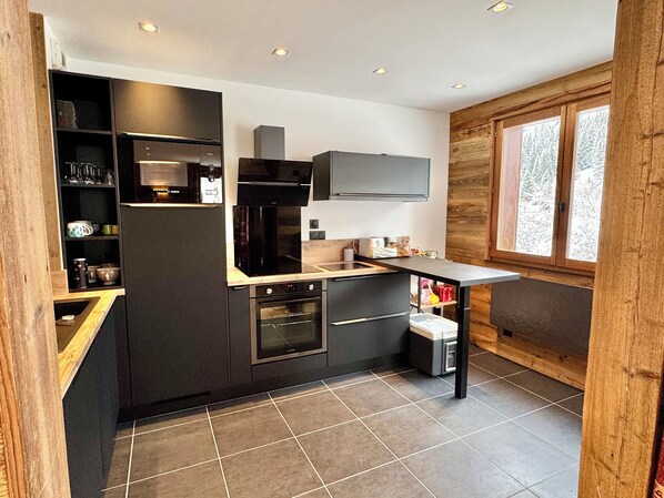Fridge, microwave, oven, stovetop - Charming 6-person family apartment with all comforts, baby kit provided (Arâches-la-Frasse)